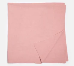 Dusty pink knitted blanket