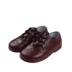 Lace up brogue shoes in burgundy